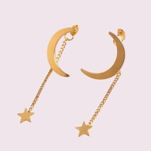 Minimalist Star & Moon Dangle Earrings – Gold-Tone Celestial Chain Link Design​​